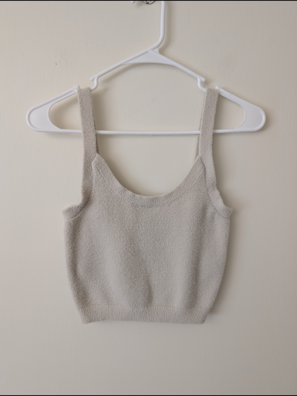 Aritzia Wilfred Free Womens Medium Cropped Tank Top Cream Knit Fuzzy Soft Cozy